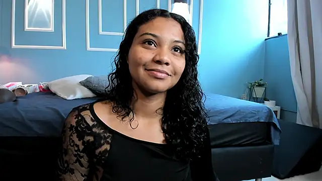 Zafiiraa online show from April 3, 2026, 3:51 pm