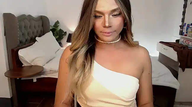 liaa lurrecams online show from January 3, 2025, 2:30 pm