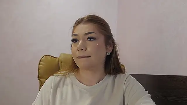 Snapshot of Ella_sweety chatting on April 30, 2026, 5:58 am Ella sweety online show from April 30, 2026, 5:58 am
