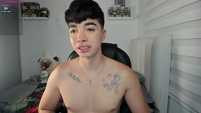 santy7v7 online show from March 26, 2026, 1:31 pm