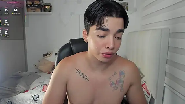 Snapshot of santy7v7 chatting on May 6, 2026, 1:37 pm santy7v7 online show from May 6, 2026, 1:37 pm