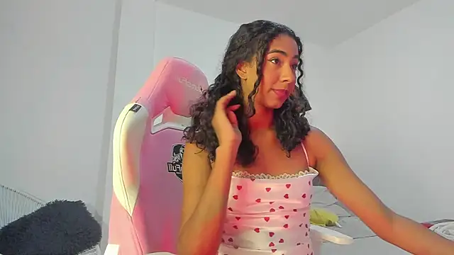 Snapshot of khaliope chatting on December 18, 2025, 4:00 pm khaliope online show from December 18, 2025, 4:00 pm