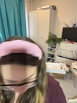 Snapshot of DienkaGreen chatting on January 9, 2026, 11:17 am DienkaGreen online show from January 9, 2026, 11:17 am