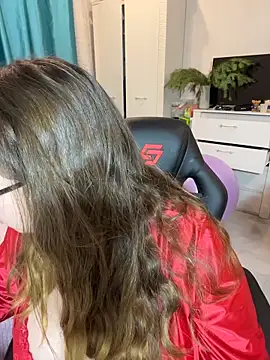 Snapshot of DienkaGreen chatting on December 18, 2025, 4:39 am DienkaGreen online show from December 18, 2025, 4:39 am