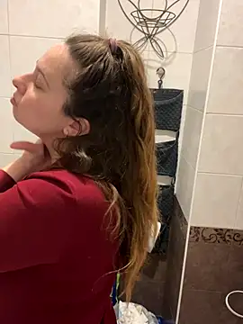 Snapshot of DienkaGreen chatting on November 29, 2025, 6:52 pm DienkaGreen online show from November 29, 2025, 6:52 pm