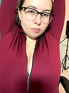 Snapshot of DienkaGreen chatting on November 21, 2025, 6:45 am DienkaGreen online show from November 21, 2025, 6:45 am