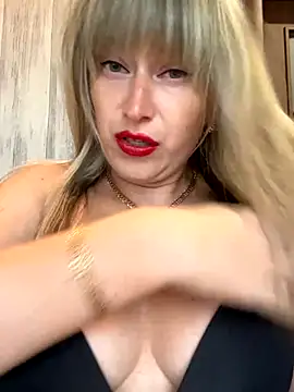 Kittenforyou online show from October 3, 2025, 11:56 am