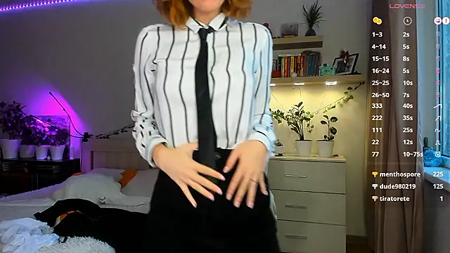 Snapshot of Ooooooli chatting on December 8, 2024, 12:41 pm Ooooooli online show from December 8, 2024, 12:41 pm