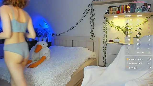 Snapshot of Ooooooli chatting on December 5, 2024, 1:44 pm Ooooooli online show from December 5, 2024, 1:44 pm