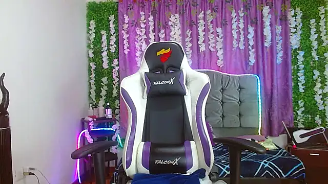 ariana-lopez online show from September 19, 2025, 3:38 pm