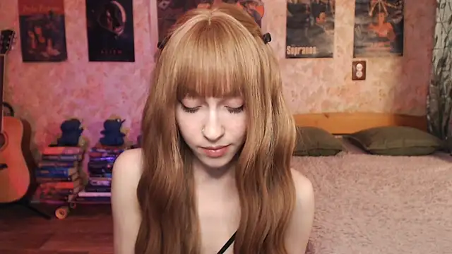 Snapshot of Friendly_Ellie chatting on November 8, 2025, 1:14 pm Friendly Ellie online show from November 8, 2025, 1:14 pm