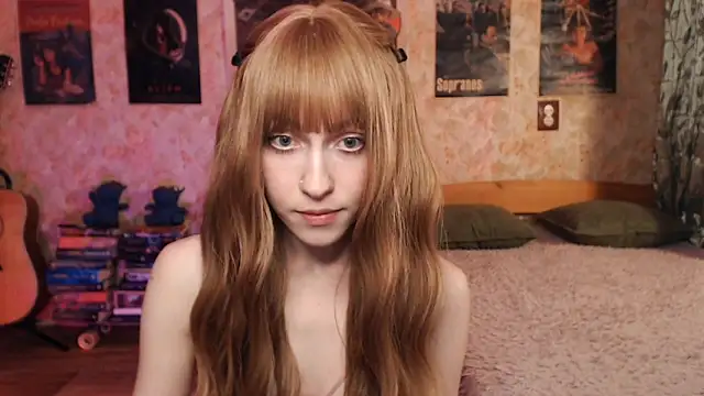 Snapshot of Friendly_Ellie chatting on October 6, 2025, 1:12 pm Friendly Ellie online show from October 6, 2025, 1:12 pm