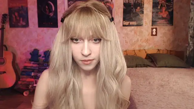 Snapshot of Friendly_Ellie chatting on March 9, 2025, 12:21 am Friendly Ellie online show from March 9, 2025, 12:21 am