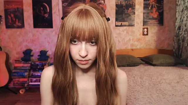 Snapshot of Friendly_Ellie chatting on October 17, 2025, 1:13 pm Friendly Ellie online show from October 17, 2025, 1:13 pm