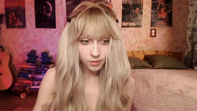 Snapshot of Friendly_Ellie chatting on March 5, 2025, 11:16 pm Friendly Ellie online show from March 5, 2025, 11:16 pm