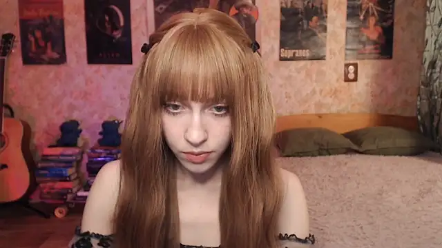 Snapshot of Friendly_Ellie chatting on December 16, 2025, 12:15 am Friendly Ellie online show from December 16, 2025, 12:15 am