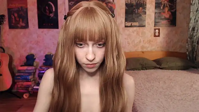 Snapshot of Friendly_Ellie chatting on December 5, 2025, 1:10 pm Friendly Ellie online show from December 5, 2025, 1:10 pm