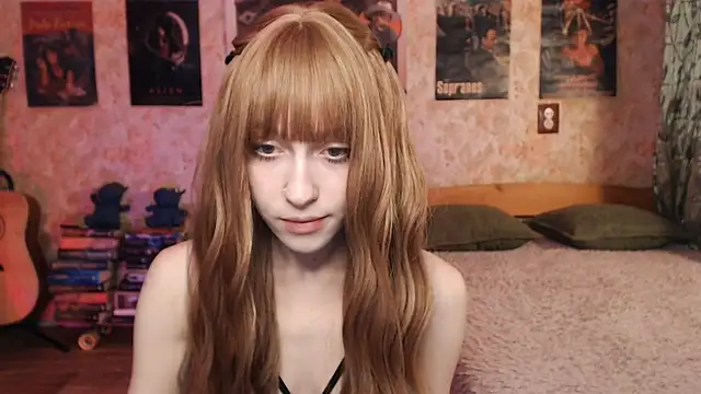 Snapshot of Friendly_Ellie chatting on October 14, 2025, 11:14 pm Friendly Ellie online show from October 14, 2025, 11:14 pm