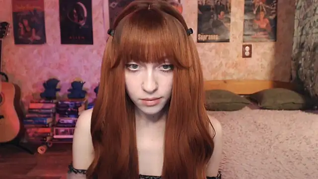 Snapshot of Friendly_Ellie chatting on September 20, 2025, 12:15 am Friendly Ellie online show from September 20, 2025, 12:15 am