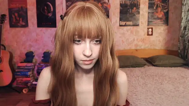 Snapshot of Friendly_Ellie chatting on November 15, 2025, 12:14 am Friendly Ellie online show from November 15, 2025, 12:14 am