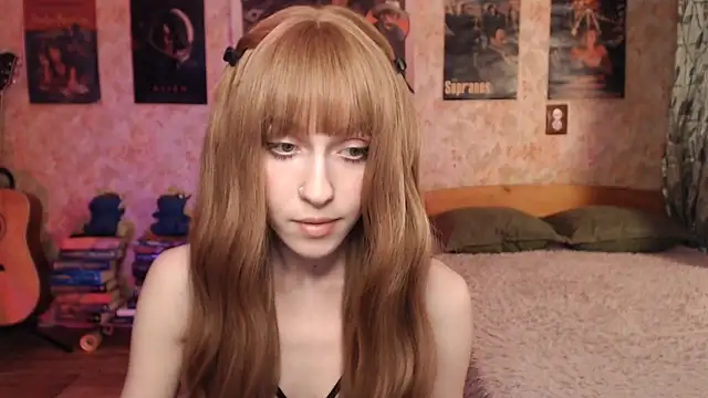 Snapshot of Friendly_Ellie chatting on December 4, 2025, 1:21 pm Friendly Ellie online show from December 4, 2025, 1:21 pm