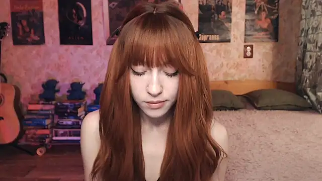 Snapshot of Friendly_Ellie chatting on September 10, 2025, 11:15 pm Friendly Ellie online show from September 10, 2025, 11:15 pm