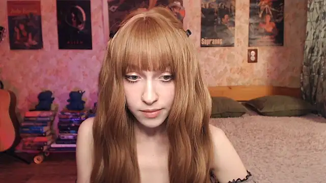 Snapshot of Friendly_Ellie chatting on November 22, 2025, 1:26 am Friendly Ellie online show from November 22, 2025, 1:26 am