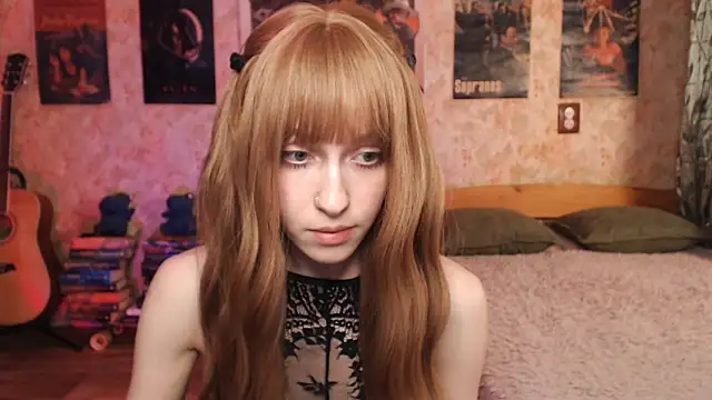 Snapshot of Friendly_Ellie chatting on November 12, 2025, 1:15 pm Friendly Ellie online show from November 12, 2025, 1:15 pm