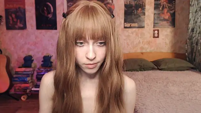 Snapshot of Friendly_Ellie chatting on November 30, 2025, 1:39 am Friendly Ellie online show from November 30, 2025, 1:39 am