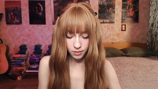 Snapshot of Friendly_Ellie chatting on December 2, 2025, 11:17 pm Friendly Ellie online show from December 2, 2025, 11:17 pm