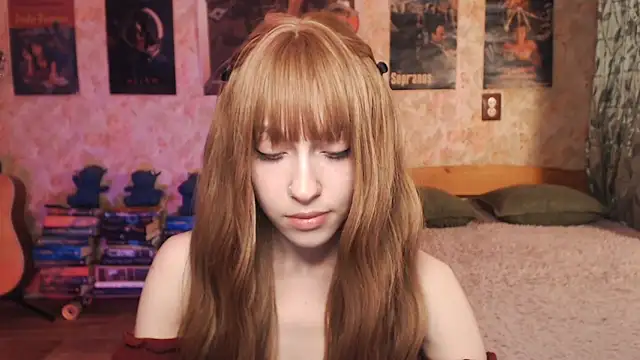 Snapshot of Friendly_Ellie chatting on October 20, 2025, 11:16 pm Friendly Ellie online show from October 20, 2025, 11:16 pm