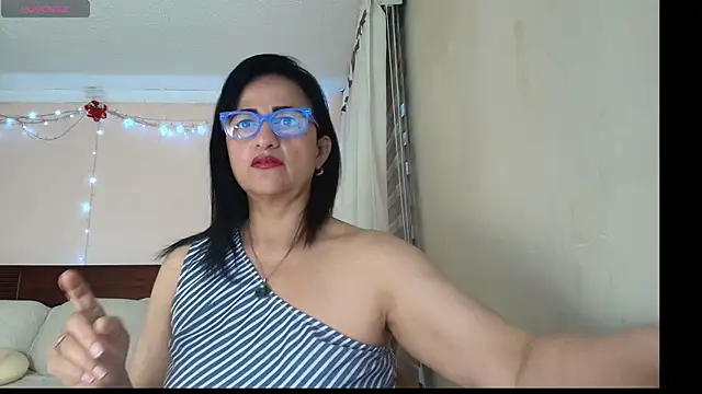 Snapshot of ISABEEL_SOFIA01 chatting on April 15, 2026, 11:16 am ISABEEL SOFIA01 online show from April 15, 2026, 11:16 am