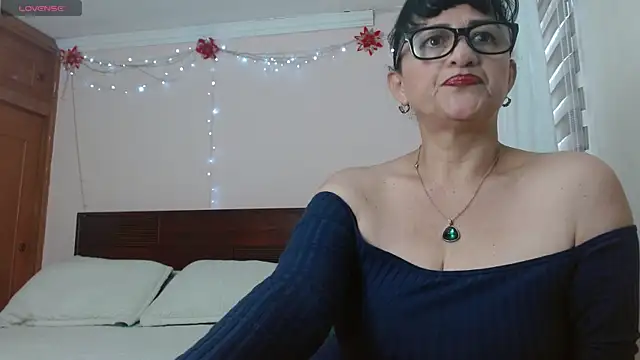 ISABEEL SOFIA01 online show from January 17, 2026, 12:20 pm