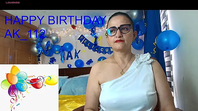 ISABEEL SOFIA01 online show from May 23, 2026, 7:24 pm