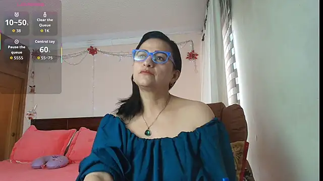 Snapshot of ISABEEL_SOFIA01 chatting on April 10, 2026, 3:19 pm ISABEEL SOFIA01 online show from April 10, 2026, 3:19 pm