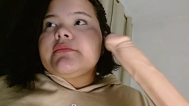 sexychubby    online show from February 9, 2025, 9:49 pm