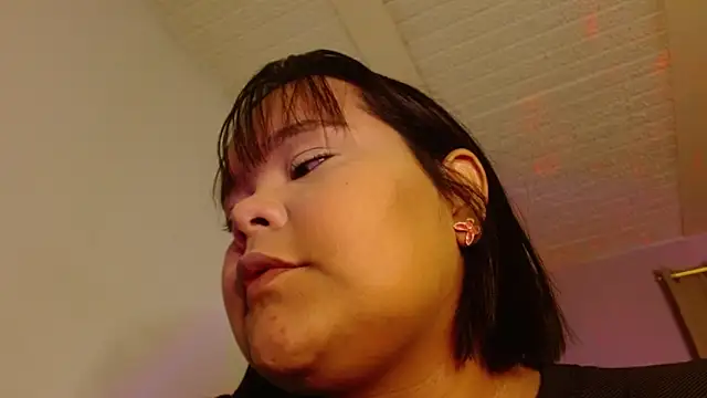 Snapshot of sexychubby___ chatting on May 15, 2026, 2:42 am sexychubby online show from May 15, 2026, 2:42 am