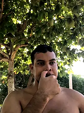 Snapshot of ElsecretodeBruno chatting on November 26, 2025, 7:14 pm ElsecretodeBruno online show from November 26, 2025, 7:14 pm