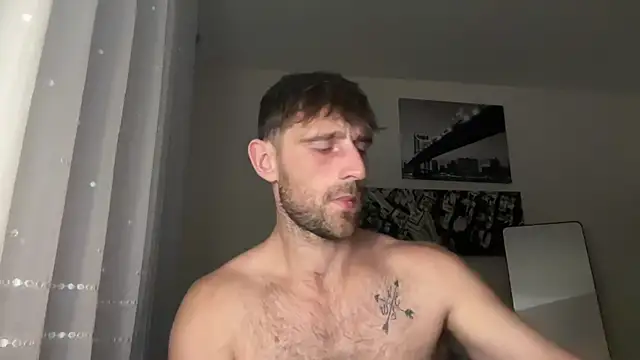 Snapshot of lukegunn chatting on February 7, 2026, 12:18 am lukegunn online show from February 7, 2026, 12:18 am