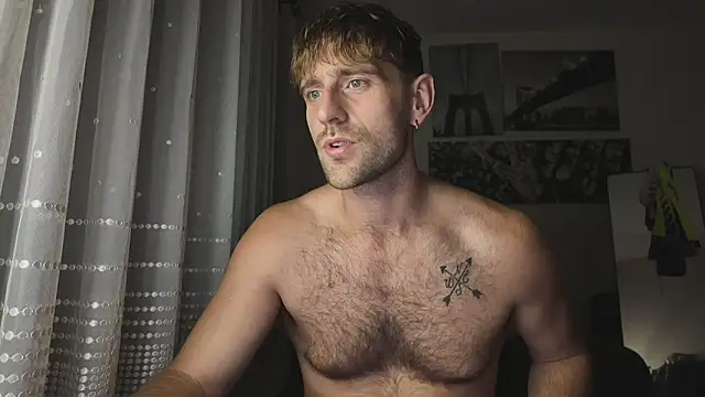 Snapshot of lukegunn chatting on February 17, 2026, 11:57 pm lukegunn online show from February 17, 2026, 11:57 pm