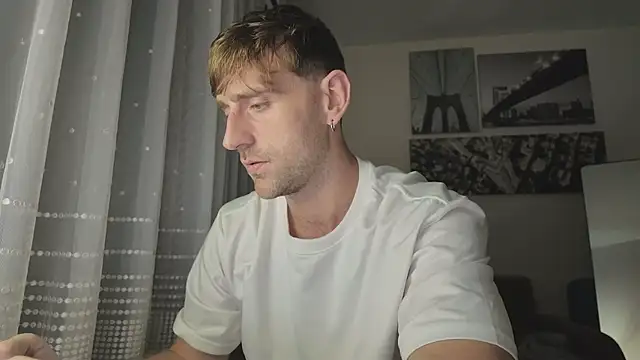 Snapshot of lukegunn chatting on February 10, 2026, 12:09 am lukegunn online show from February 10, 2026, 12:09 am