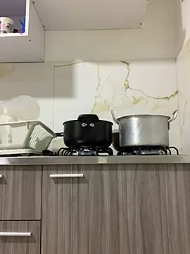 Amandanauty online show from November 10, 2025, 8:47 pm