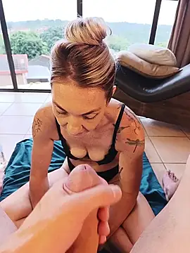 Snapshot of MissLMrJ chatting on January 10, 2026, 6:42 am MissLMrJ online show from January 10, 2026, 6:42 am