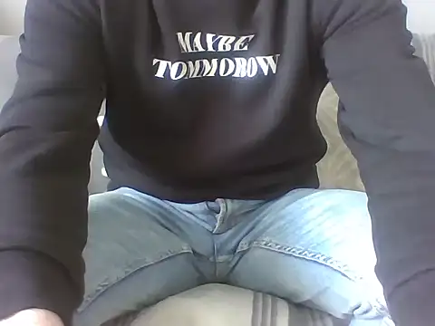 aroj95 online show from February 19, 2026, 8:44 am