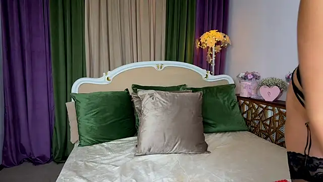 VanessaJonson online show from March 10, 2025, 5:33 am