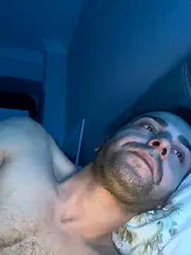 Snapshot of Emre-34 chatting on November 18, 2025, 12:15 am Emre-34 online show from November 18, 2025, 12:15 am