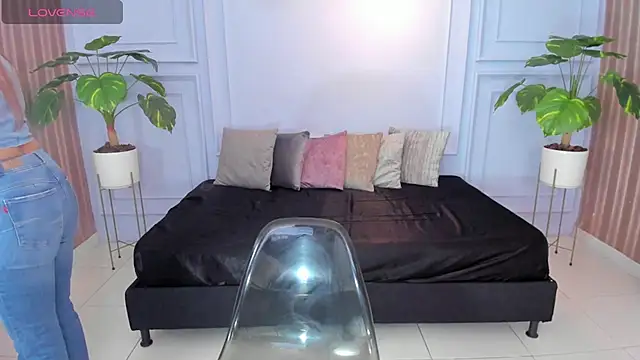 cintiagreyx online show from March 20, 2026, 11:33 am