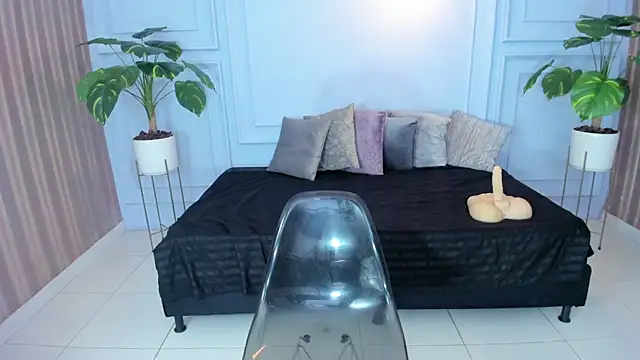 cintiagreyx online show from March 25, 2026, 11:31 am