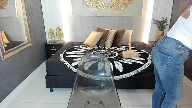 cintiagreyx online show from January 9, 2026, 11:39 am