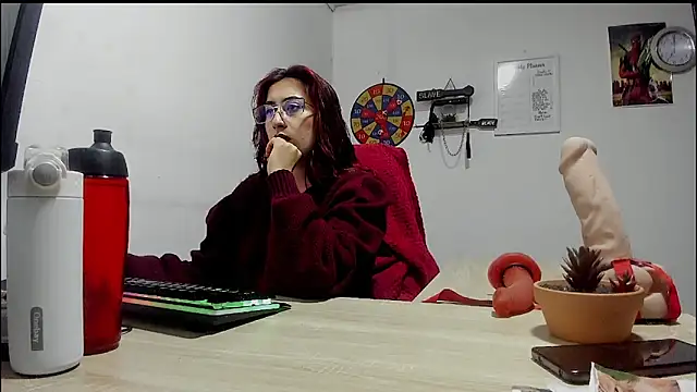 Snapshot of Scarlett_Sen chatting on March 19, 2025, 1:51 pm Scarlett Sen online show from March 19, 2025, 1:51 pm